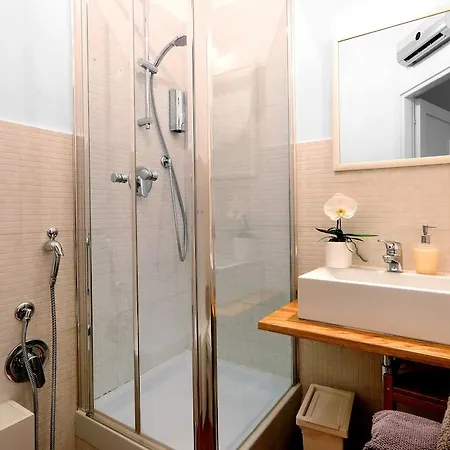 Tata Bed & Breakfast Rom