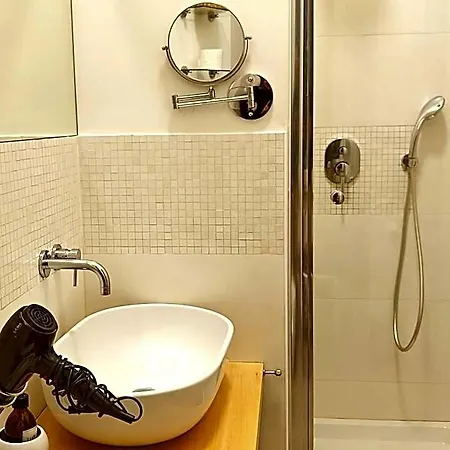 Tata 4* Roma